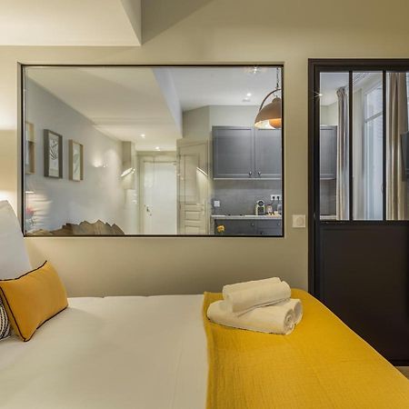 Fabulous Grey Apartment Paris Exterior photo