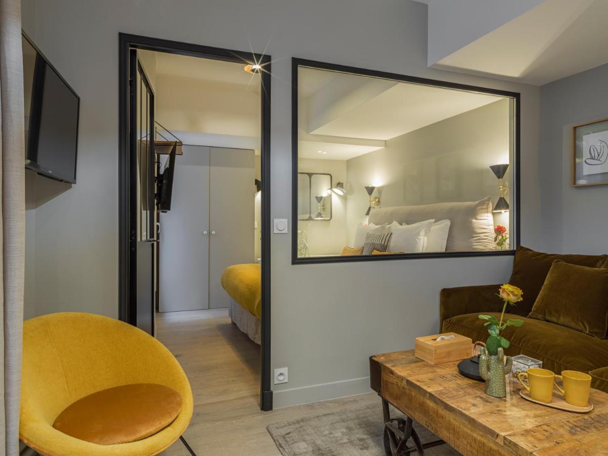 Fabulous Grey Apartment Paris Exterior photo